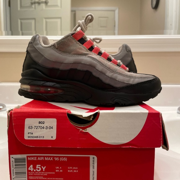 Nike Air Max 95 Solar Red (GS) Size 4.5Y - Picture 4 of 8